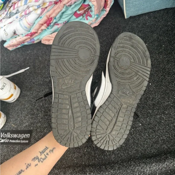 Nike Sneakers - Picture 3 of 4